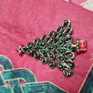 Vintage Gold Tone Christmas Tree Green & Red Enamel Pin Brooch